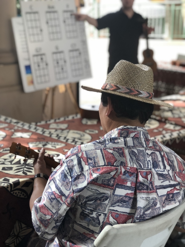 Ukulele Lessons at The Shops at Wailea Go Hawaii