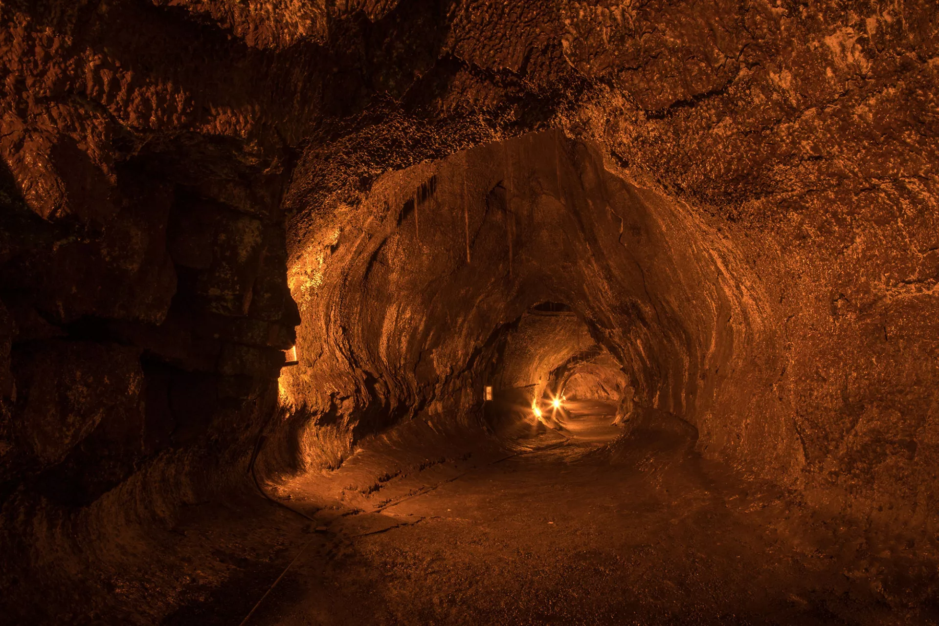 Nāhuku (Thurston Lava Tube) Nahuku (Thurston Lava Tube)