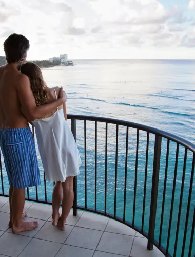 Romantic beach honeymoon in Oʻahu