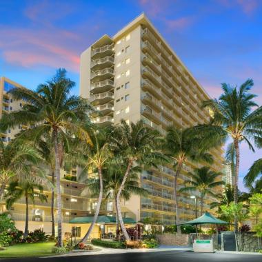 Courtyard Waikiki 1