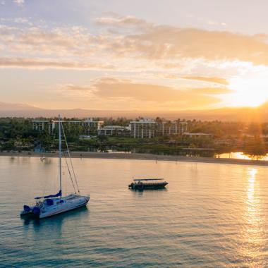 Situated along beautiful Anaehoʻomalu Bay