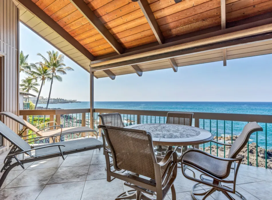 Luxurious oceanfront vacation rental living on the Big Island in  Kona