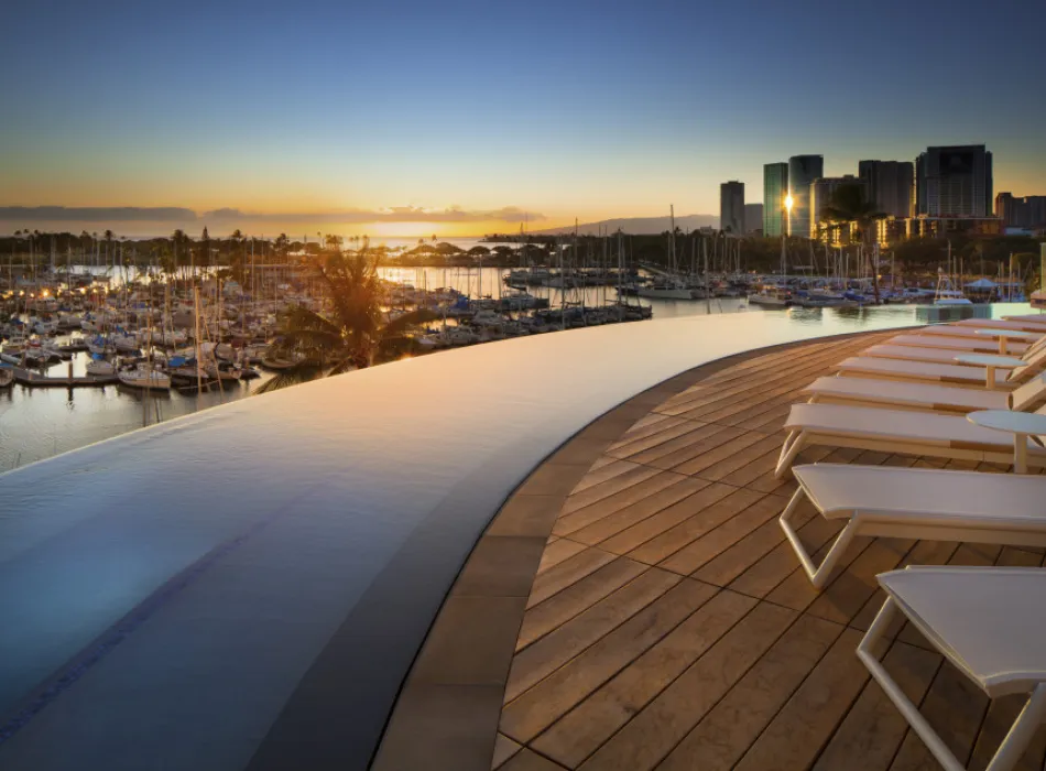 Infinity-edge pool in Waikiki