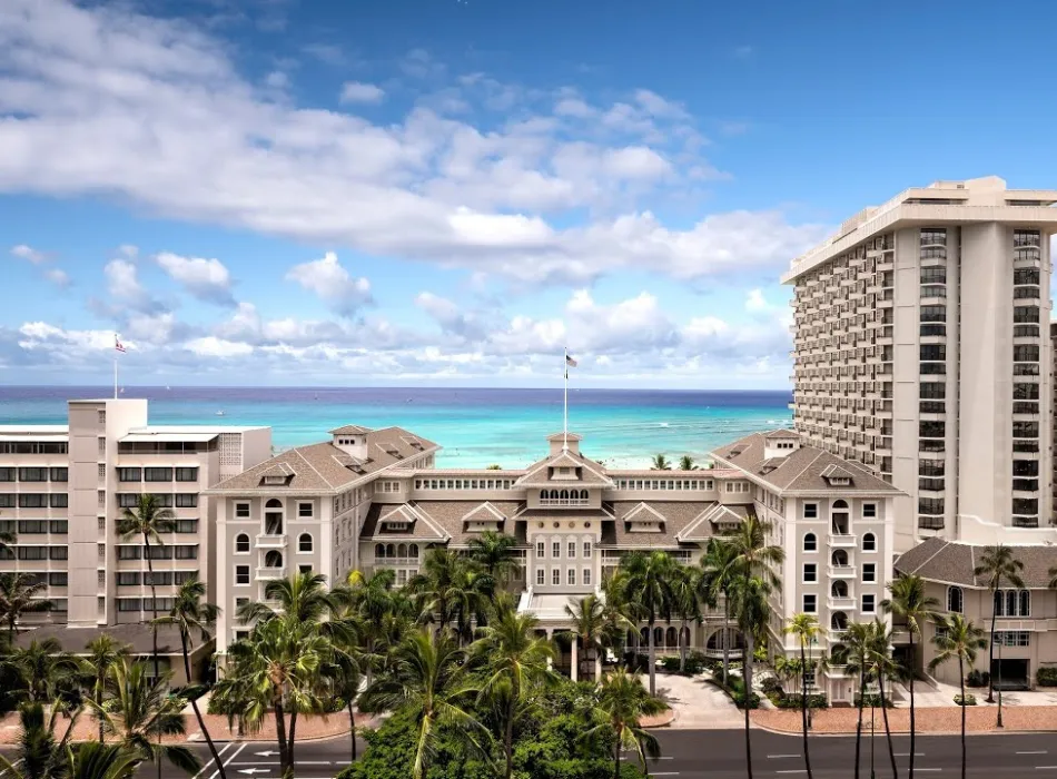 Embedded thumbnail for Moana Surfrider, A Westin Resort &amp; Spa, Waikiki Beach
