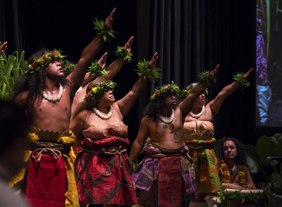 hawaiian luau luaus in hawaii go hawaii